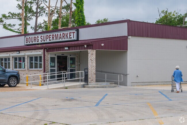 Bourg Supermarket sits closely to the western side of Presquille and provides locals with whatever they need.