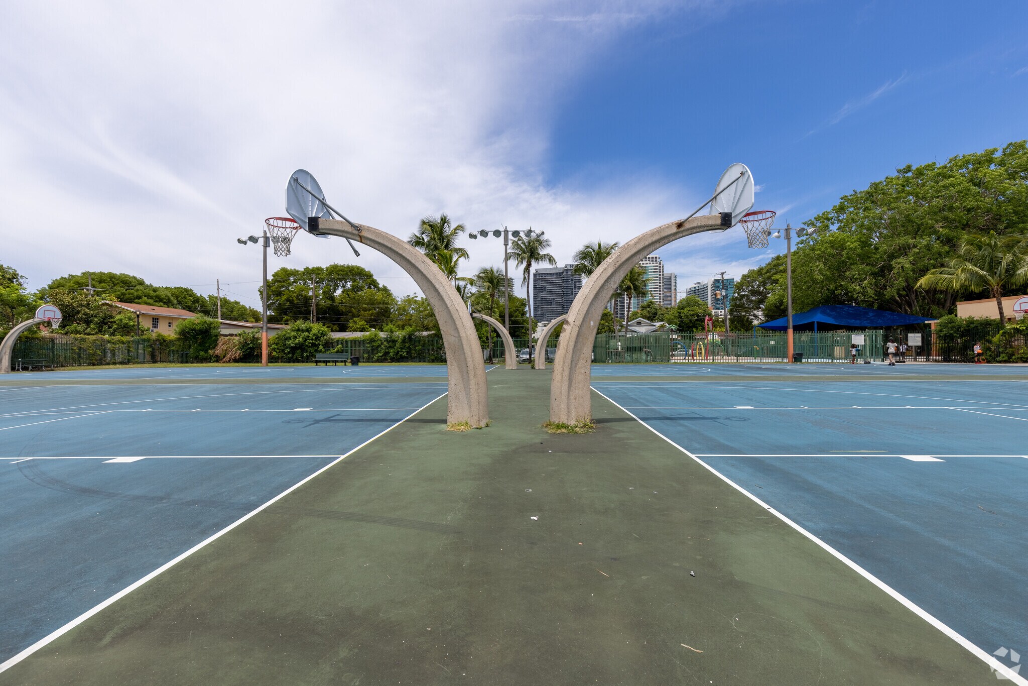 Utilize the multiple basketball courts found at Wynwood's Roberto Clemente Park.