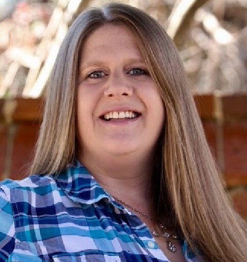 Dana Leslie