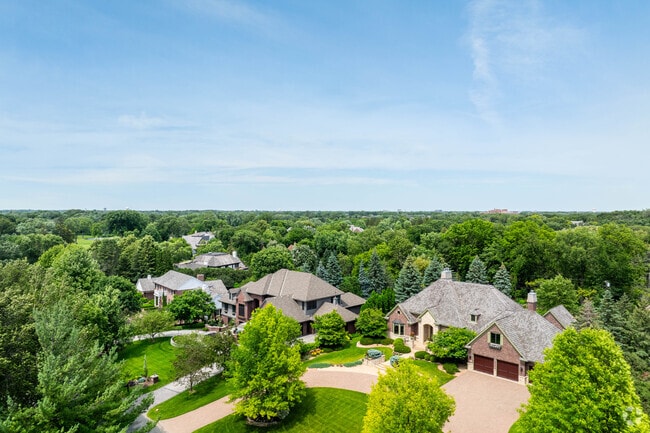 A row of homes in the Rolling Green section of the neighborhood.
