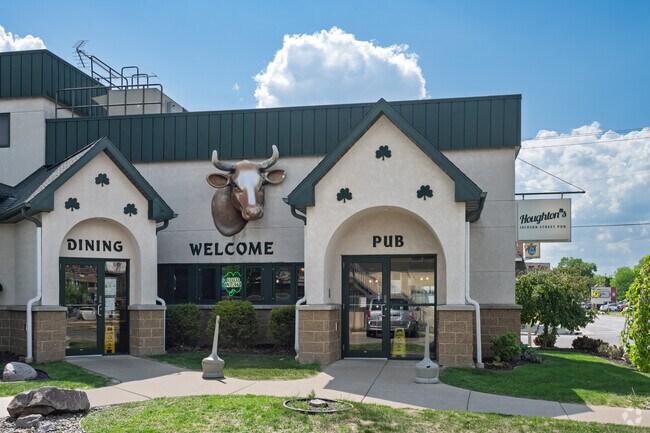 Houghton's Jackson Street Pub is a popular restaurant located in Powell Poage Hamilton.