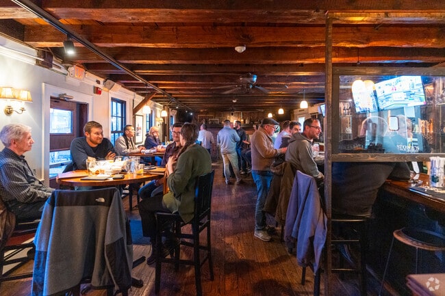 Stone's Public House serves food and drinks in a historic setting.