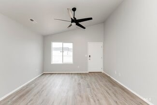 785 SW Alpha St, Mountain Home, ID 83647