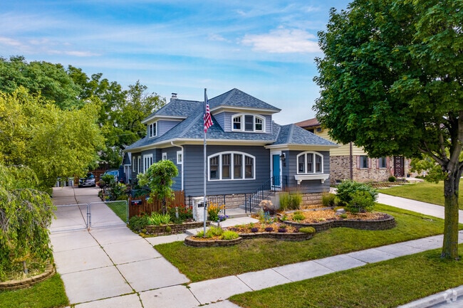 Beautiful bungalow home in Morgan Heights neighborhood.
