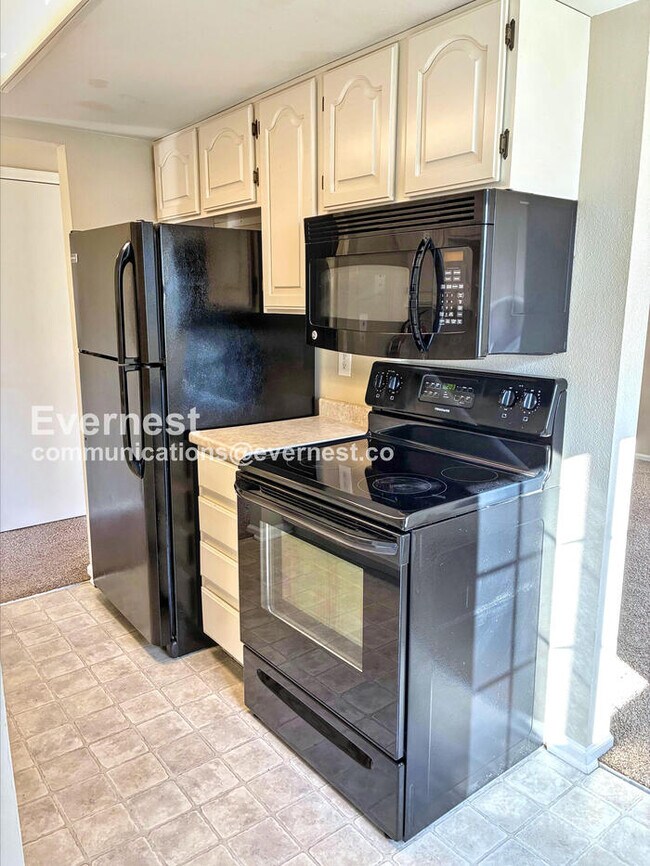 2924 Ross Dr, Fort Collins, CO 80526 - photo 3