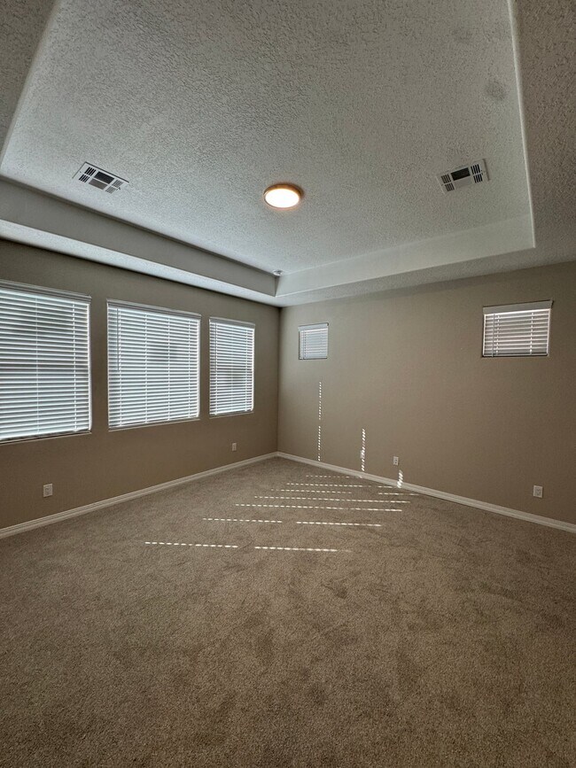 4805 Guadalupe Peak St SW, Los Lunas, NM 87031 - photo 4