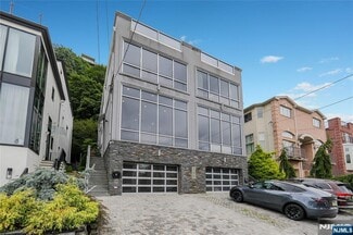 760A Undercliff Ave, Edgewater, NJ 07020