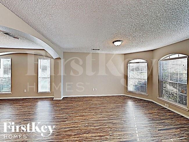 5726 Chelmsford Trail, Arlington, TX 76018 - photo 3