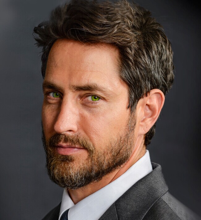 Agent Photo