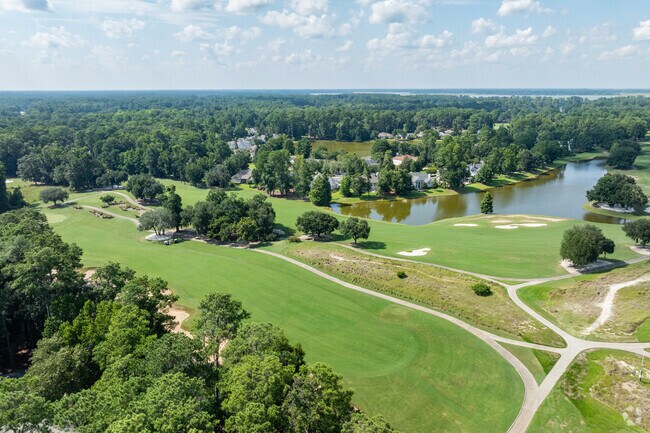 Belfair Golf Course had a wide variety of features .