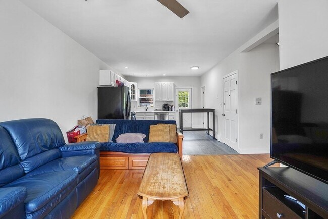140 D St unit 2, Boston, MA 02127 - photo 3