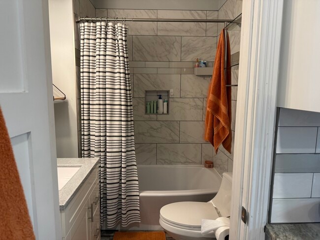 5651 Bramble Ave unit 1, Cincinnati, OH 45227 - photo 7