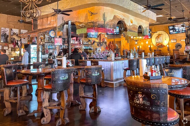 El Cowboy Tex-Mex Grill in Austintown is a popular restaurant in the neighborhood.