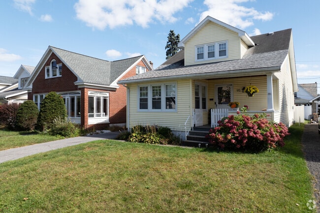 The average-sized home in Whitehall is 1,443 square feet.