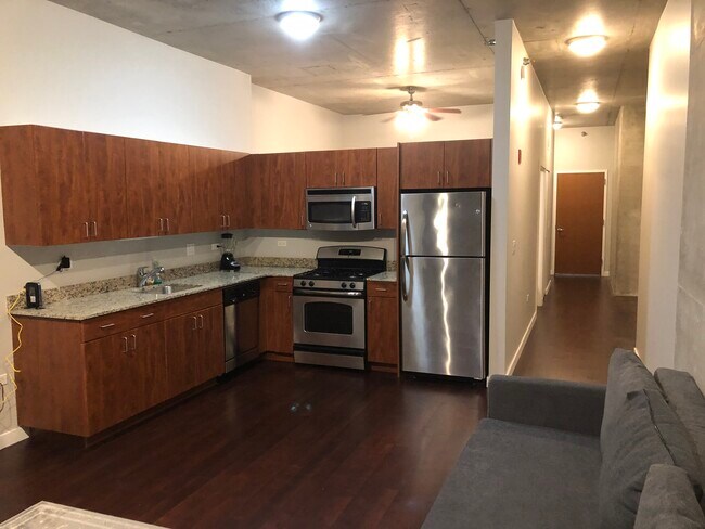 235 W Van Buren St unit 2421, Chicago, IL 60607 - photo 7
