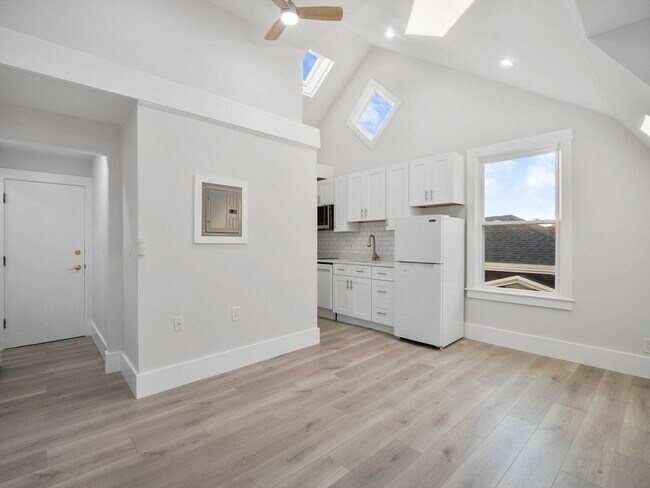 50 Columbus Ave unit 10, Somerville, MA 02143 - photo 5