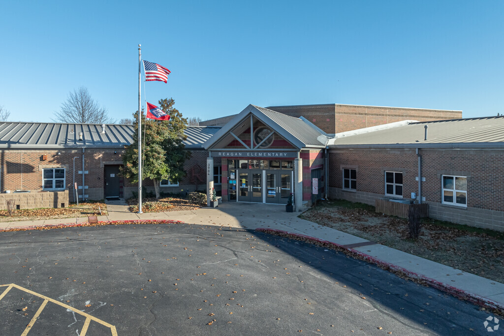 Reagan Elementary School is a highly rated, public school located in Rogers.