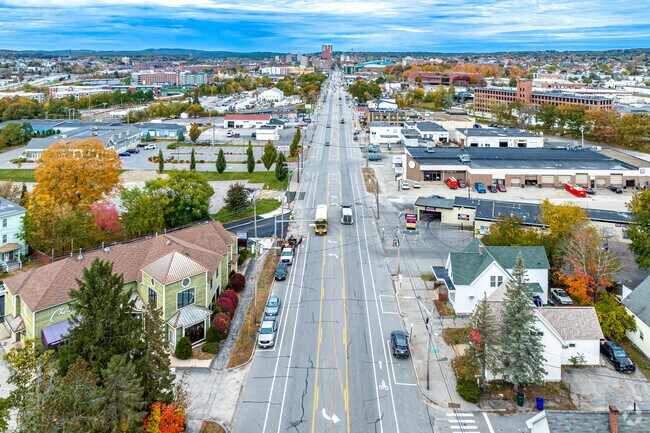 Most of the business district of Bakersville can be found along Elm Street.