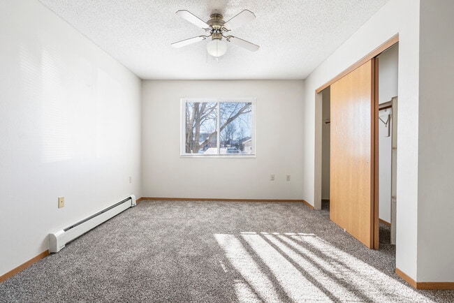 Rolling Meadows Apartments, Waverly, IA 50677 - photo 6