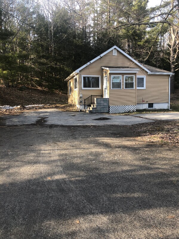 1424 Sabattus St, Lewiston, ME 04240 - photo 2