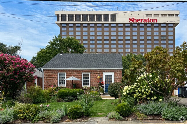 Foxcroft Heights is an up and coming neighborhood in Arlington.