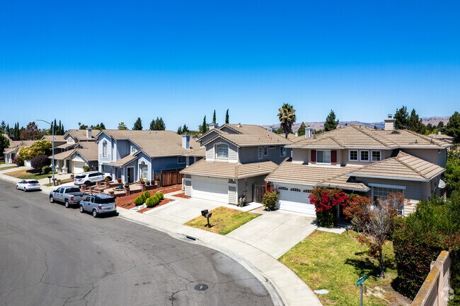 Row of homes in the Blacow neighborhood located in Fremont, CA.