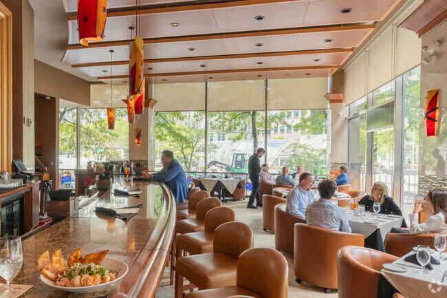 Eddie Merlot's offers a delicious lunch and dinner for residents in Market Square.