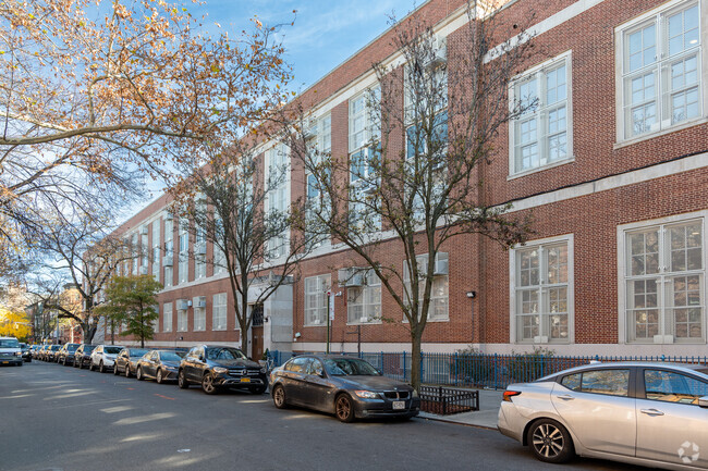 Decatur Junior High School offer plenty of AP and Honors courses.
