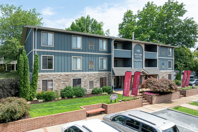 Hethwood-Prices Fork has apartment homes in Foxridge Collegiate Apartments.