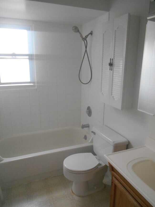 11 Old Allamuchy Rd, Hackettstown, NJ 07840