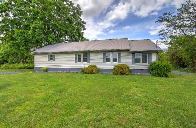 227 St Elmo Cir, Adairsville, GA 30103 - photo 2