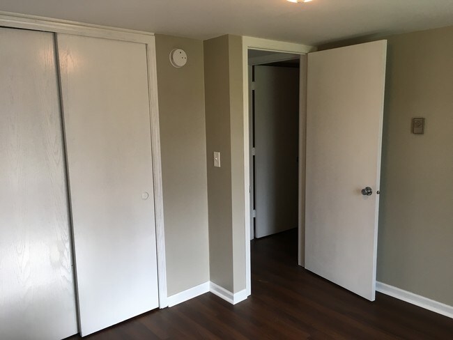 223 N West St unit 4, Dakota, IL 61018 - photo 7