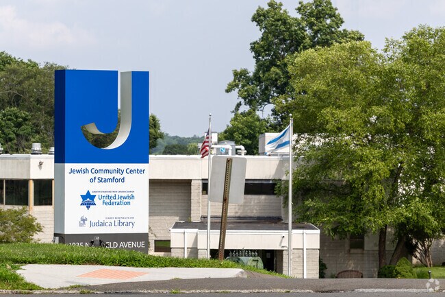 Belltown is home to the Jewish Community Center of Stamford which offers fun activities.