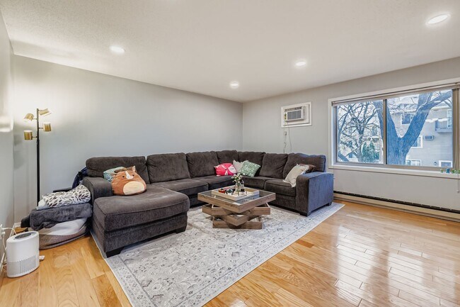 2250 Ridge Dr unit 21, St. Louis Park, MN 55416 - photo 3