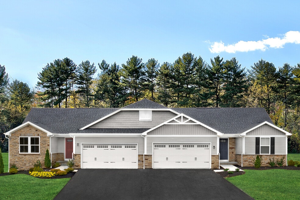 468 Clubhouse Dr, Rostraver Township, PA 15012 - photo 1