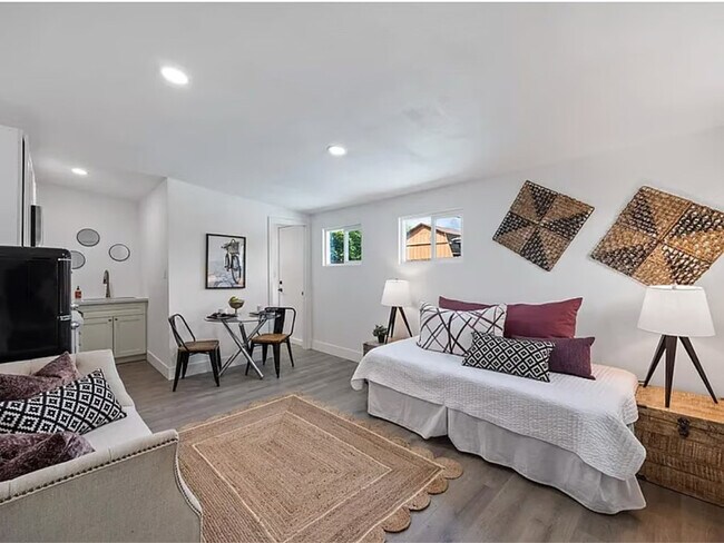 5700 State Ave unit 5700 State Ave - ADU, Sacramento, CA 95819 - photo 2