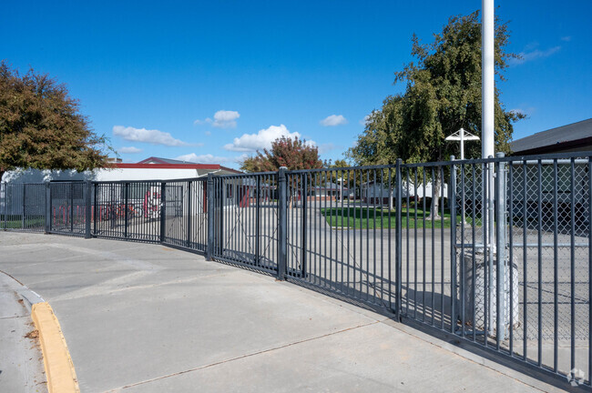 Sinclear Elementary School serves students in the Ceres community.