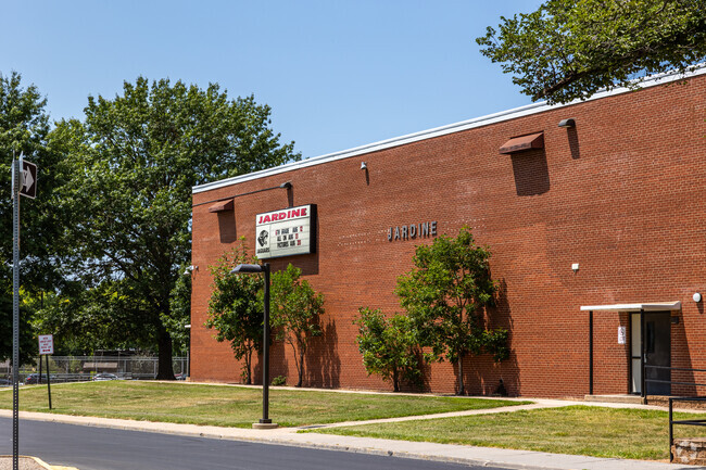 Jardine Middle School prepares students for responsible, productive citizenship.
