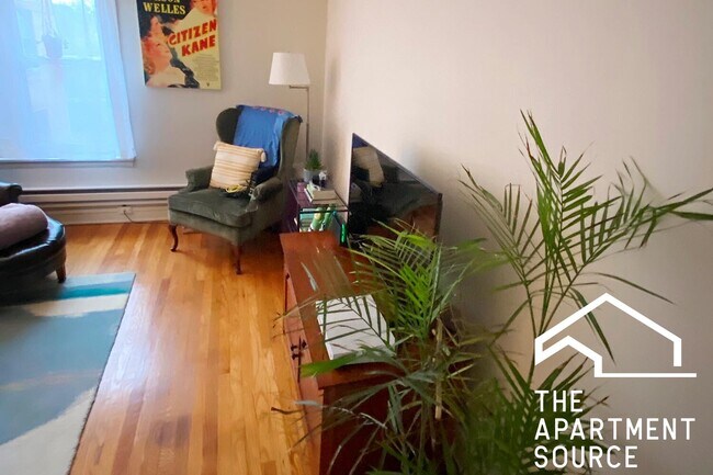 4208 N Clark St unit 2, Chicago, IL 60613 - photo 6