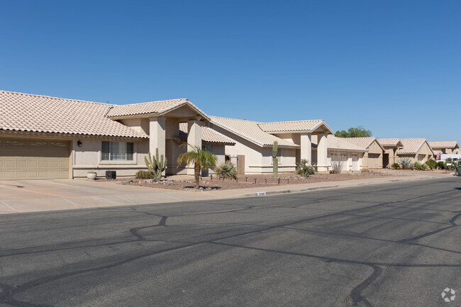 Make Parkway Place your new home.