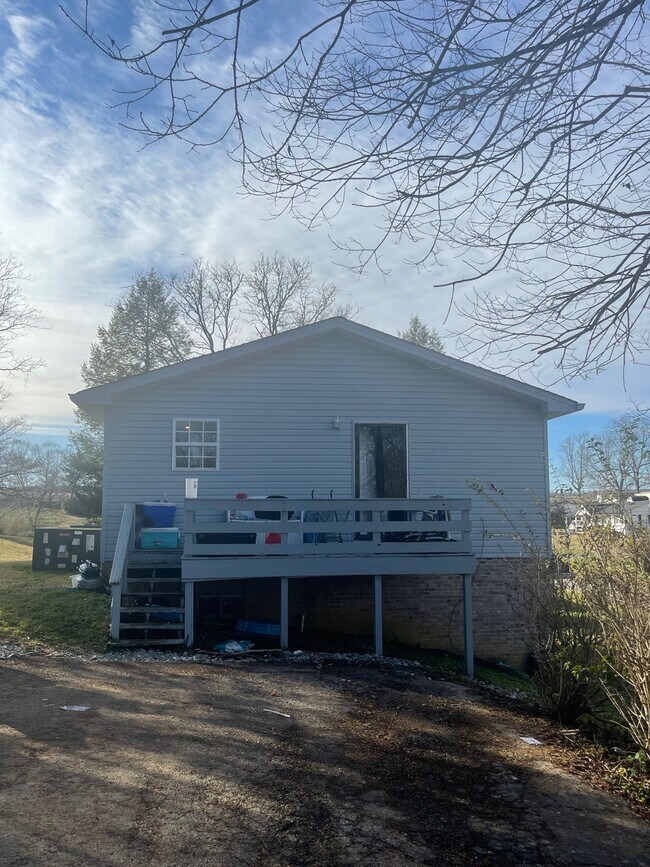 177 N Linda Ave unit 177 North Linda Ave, Sparta, TN 38583 - photo 5