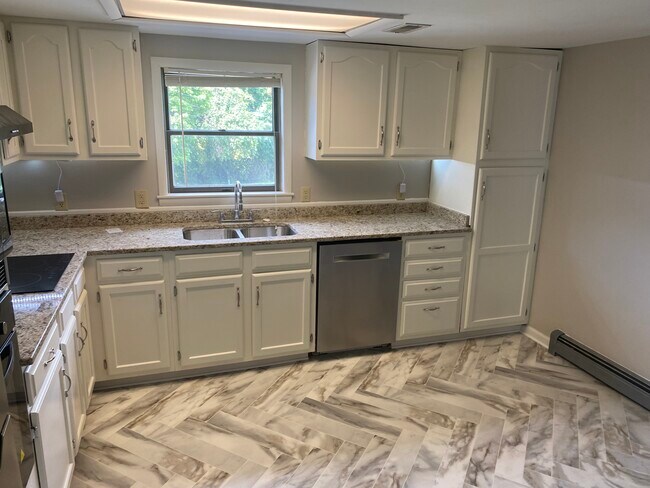 817 Elysian Ave unit 817, Morgantown, WV 26501 - photo 4