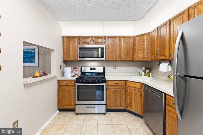 14 Cheverny Ct unit 14 Cheverny Ct, Trenton, NJ 08619 - photo 7