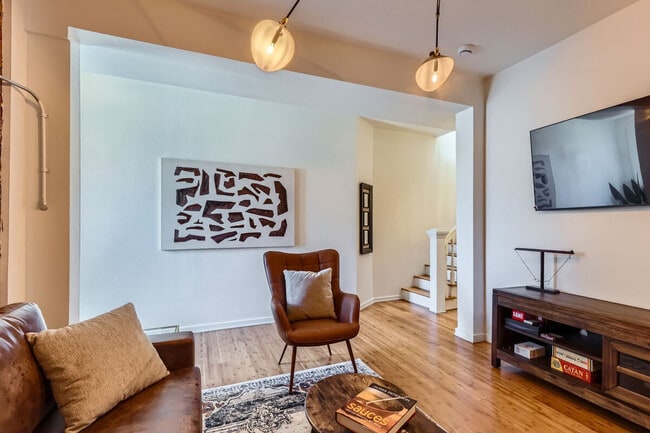 2925 Curtis St unit ID1352698P, Denver, CO 80205 - photo 2