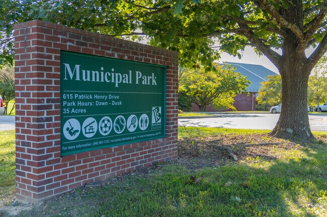 Northside Park residents enjoy a relaxed pace of life, surrounded by nature and parks.