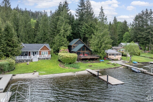 You can find waterfront homes with private docks all throughout Lake Cavanaugh.
