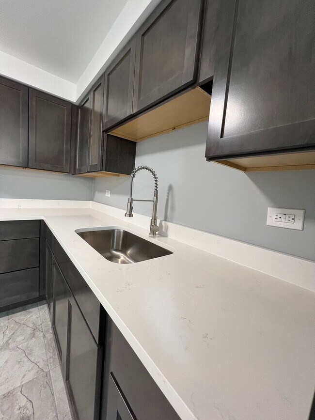 7000 S Cregier Ave, Chicago, IL 60649 - photo 3