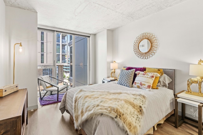 5 S Green St, Chicago, IL 60607 - photo 3