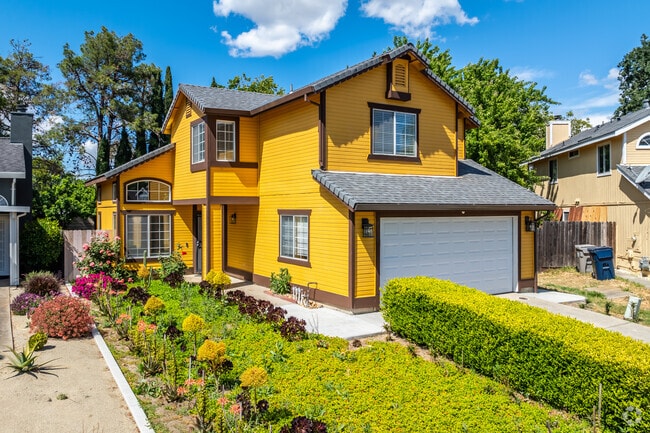 Parkway features both single-story and two-story ranch-style homes.