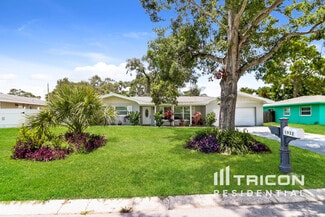 1932 Souvenir Dr, Clearwater, FL 33755